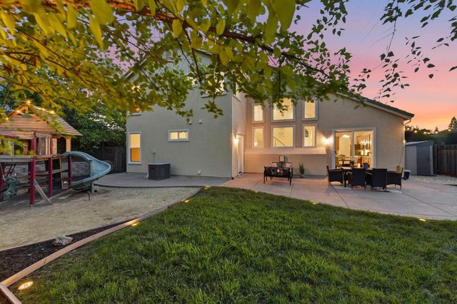 848 Morningside Dr, Folsom, CA 95630