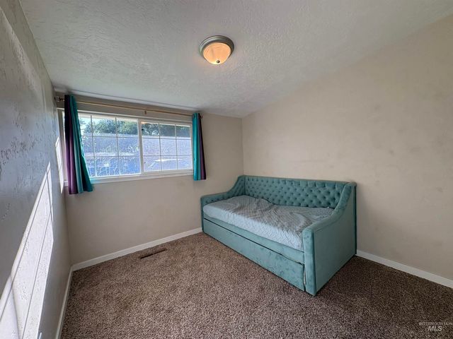 1521 N Plateau Ave, Caldwell, ID 83605