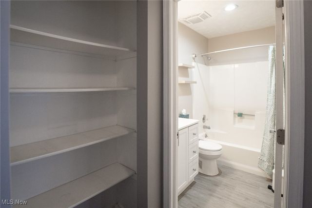 4985 Searls Drive NW, North Canton, OH 44720