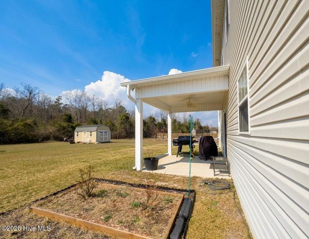 307 Lonesome Dove Court, Maysville, NC 28555