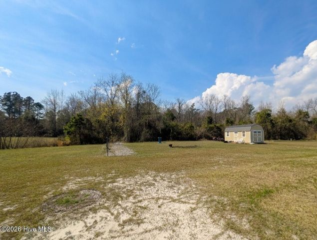 307 Lonesome Dove Court, Maysville, NC 28555