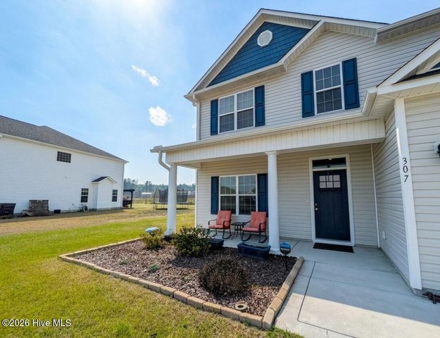 307 Lonesome Dove Court, Maysville, NC 28555