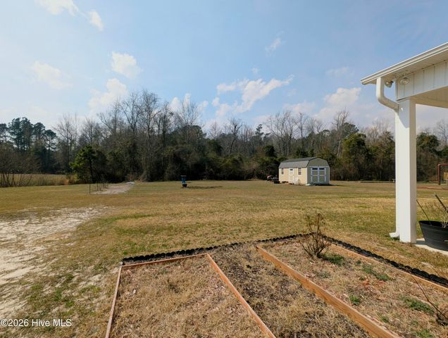 307 Lonesome Dove Court, Maysville, NC 28555