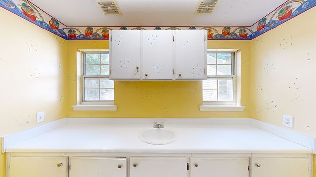 104 N Herring Street, Dothan, AL 36303