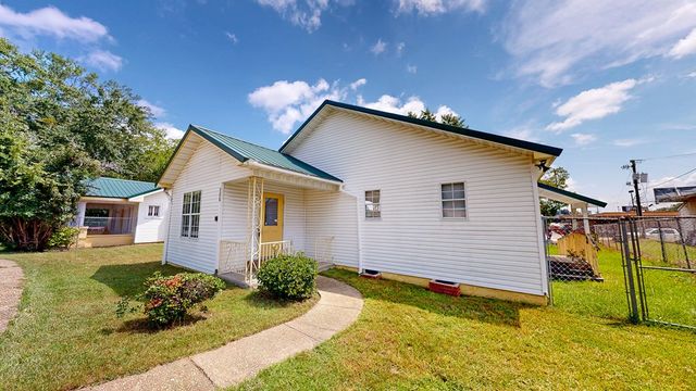 104 N Herring Street, Dothan, AL 36303