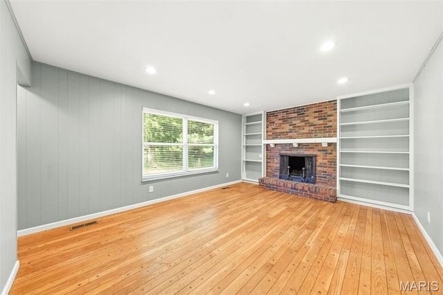 10246 Gregory Court, St Louis, MO 63128