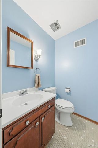 10246 Gregory Court, St Louis, MO 63128