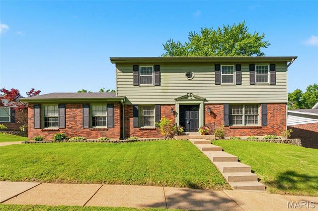 10246 Gregory Court, St Louis, MO 63128