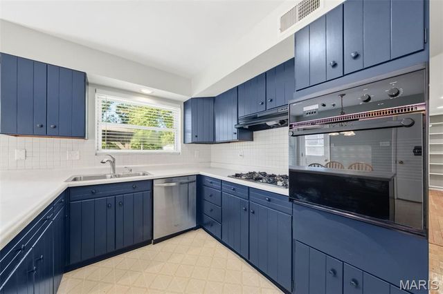 10246 Gregory Court, St Louis, MO 63128