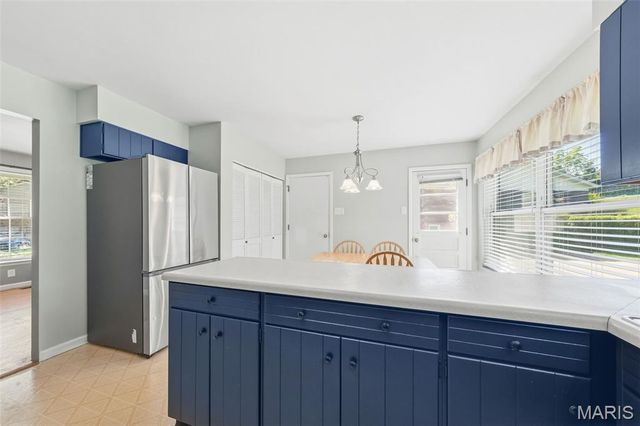 10246 Gregory Court, St Louis, MO 63128