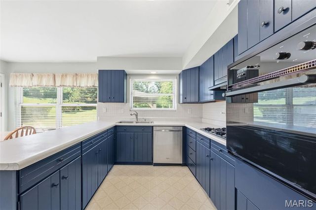 10246 Gregory Court, St Louis, MO 63128
