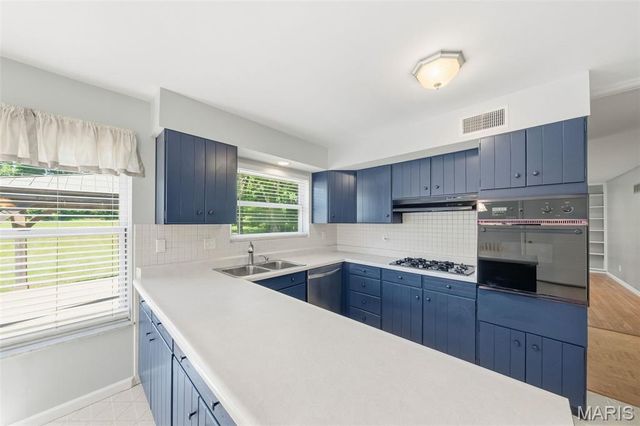 10246 Gregory Court, St Louis, MO 63128