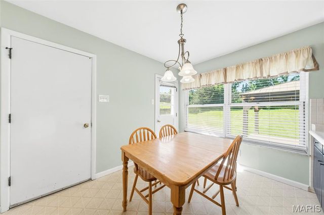 10246 Gregory Court, St Louis, MO 63128