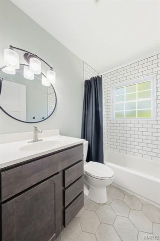 10246 Gregory Court, St Louis, MO 63128