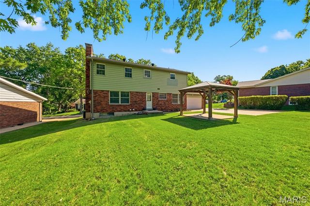 10246 Gregory Court, St Louis, MO 63128