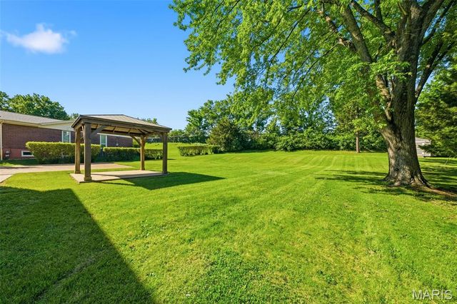 10246 Gregory Court, St Louis, MO 63128