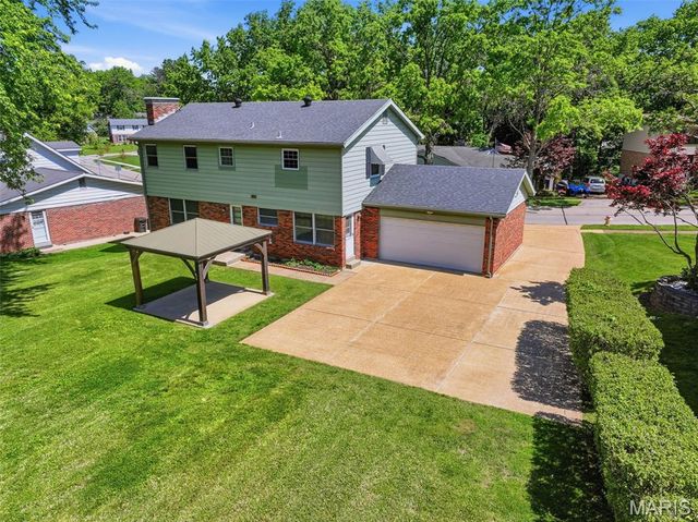 10246 Gregory Court, St Louis, MO 63128