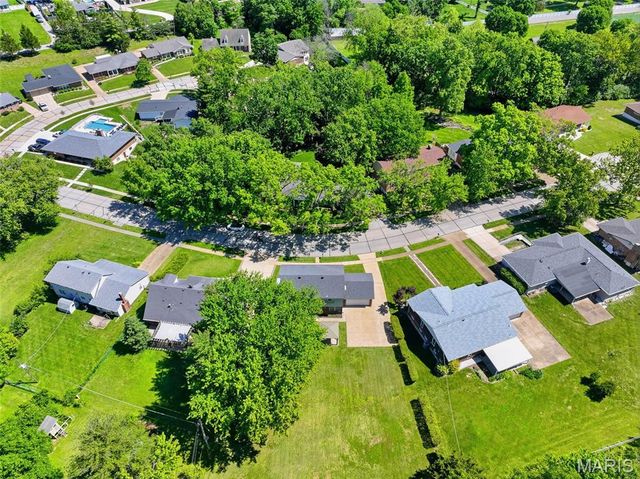 10246 Gregory Court, St Louis, MO 63128