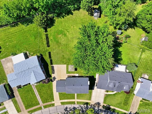 10246 Gregory Court, St Louis, MO 63128