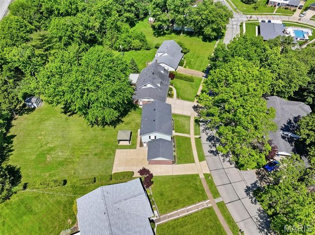 10246 Gregory Court, St Louis, MO 63128