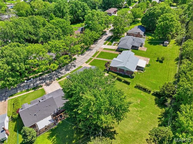 10246 Gregory Court, St Louis, MO 63128