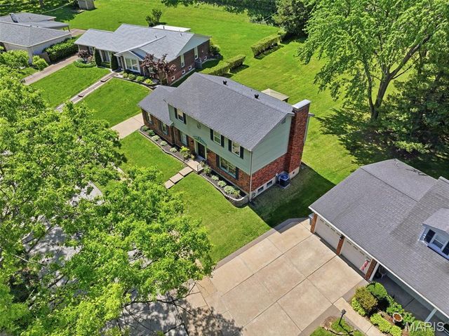 10246 Gregory Court, St Louis, MO 63128