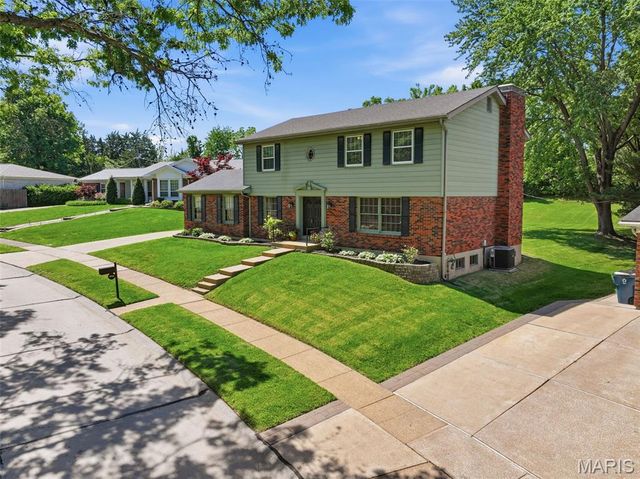 10246 Gregory Court, St Louis, MO 63128