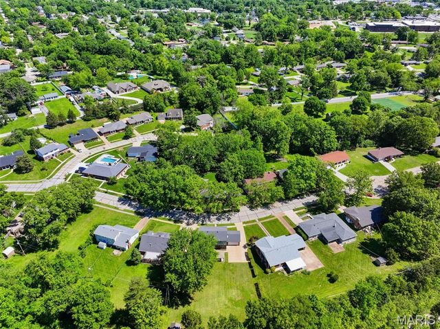 10246 Gregory Court, St Louis, MO 63128
