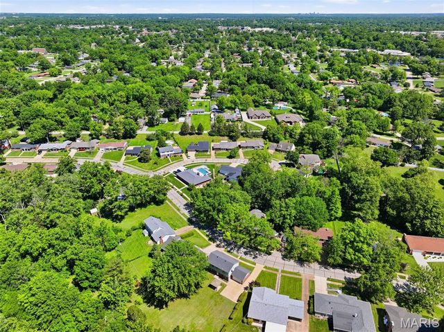 10246 Gregory Court, St Louis, MO 63128