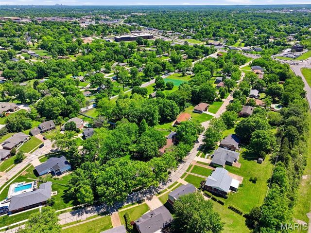 10246 Gregory Court, St Louis, MO 63128