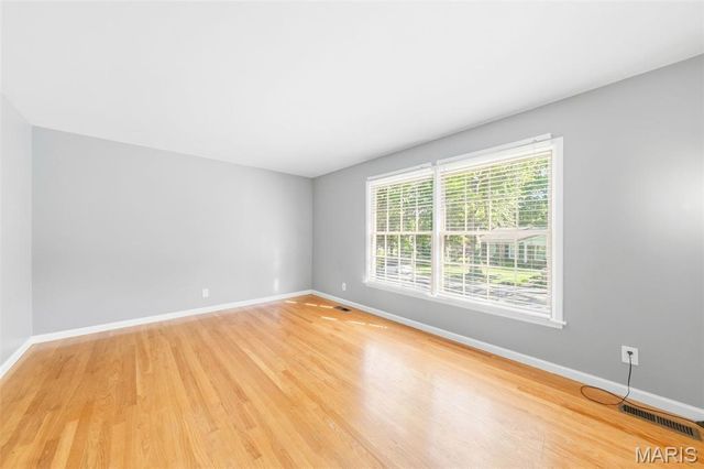 10246 Gregory Court, St Louis, MO 63128