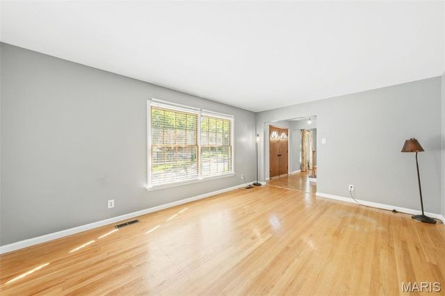 10246 Gregory Court, St Louis, MO 63128