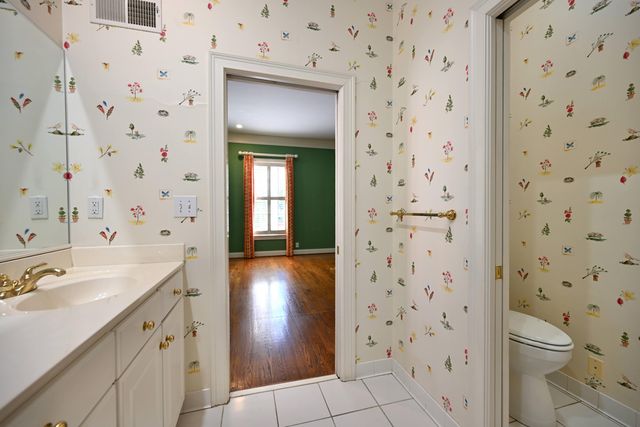 206 Coralberry Road, Louisville, KY 40207