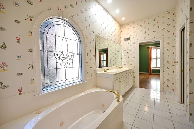 206 Coralberry Road, Louisville, KY 40207