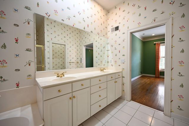 206 Coralberry Road, Louisville, KY 40207