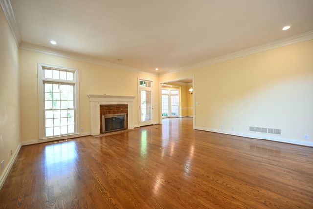 206 Coralberry Road, Louisville, KY 40207