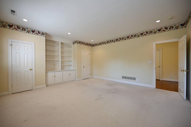 206 Coralberry Road, Louisville, KY 40207