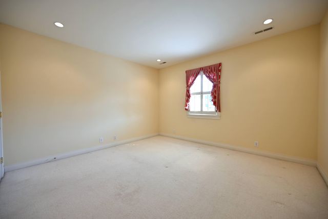 206 Coralberry Road, Louisville, KY 40207
