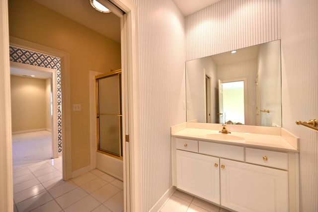 206 Coralberry Road, Louisville, KY 40207
