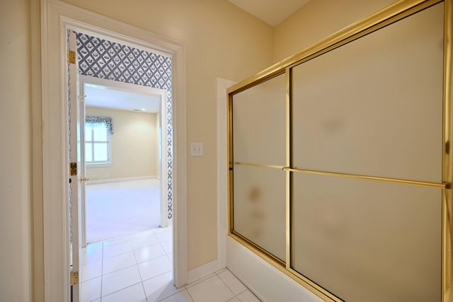206 Coralberry Road, Louisville, KY 40207