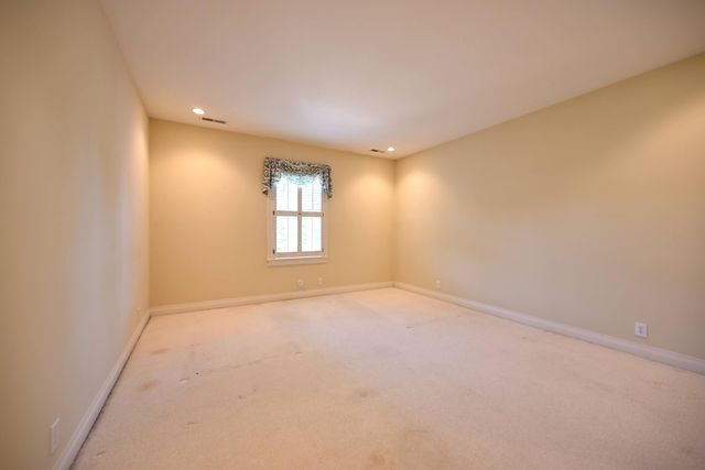 206 Coralberry Road, Louisville, KY 40207
