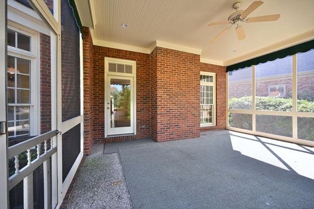 206 Coralberry Road, Louisville, KY 40207