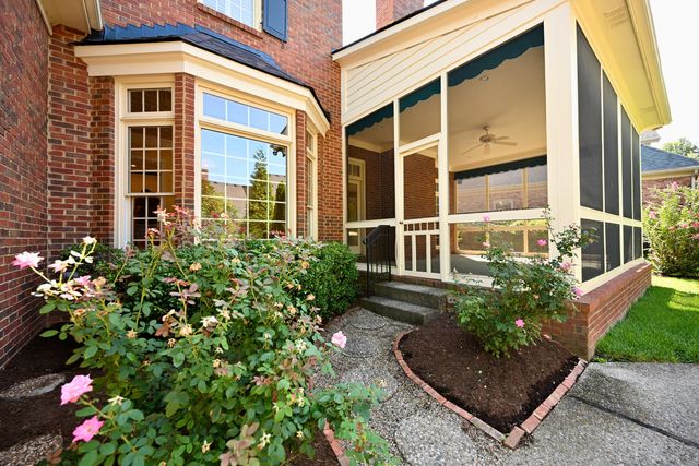 206 Coralberry Road, Louisville, KY 40207