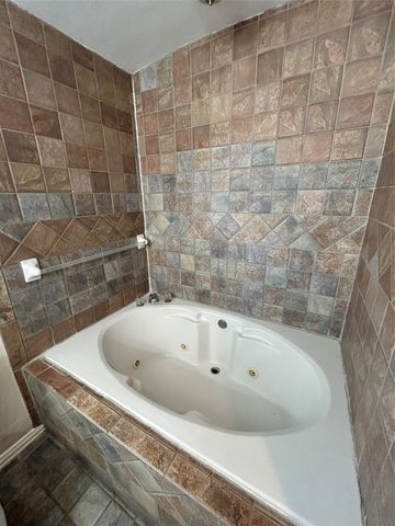 140 VZ County Road 2153, Canton, TX 75103