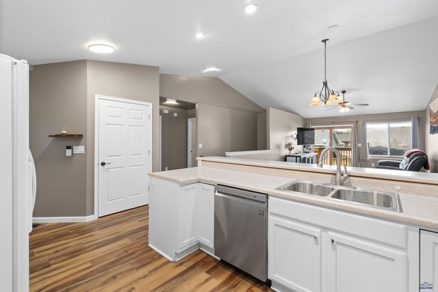 6818 CAMBRIDGE CT, Summerset, SD 57718