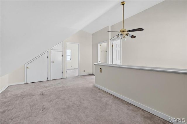 938 Hawbrook Road, Glendale, MO 63122