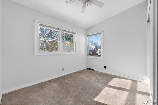 938 Hawbrook Road, Glendale, MO 63122