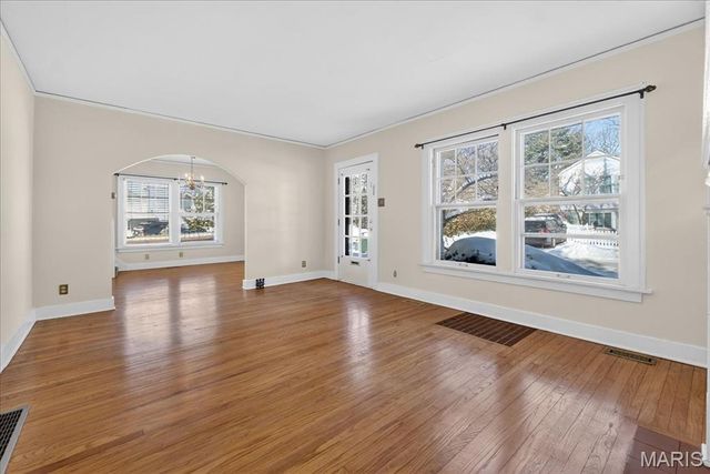 938 Hawbrook Road, Glendale, MO 63122