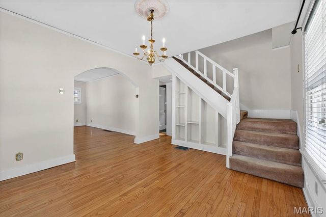 938 Hawbrook Road, Glendale, MO 63122