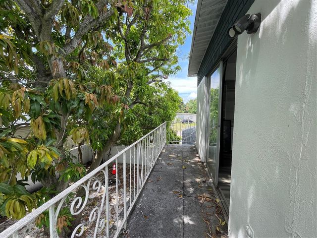 1902 W NASSAU STREET, Tampa, FL 33607